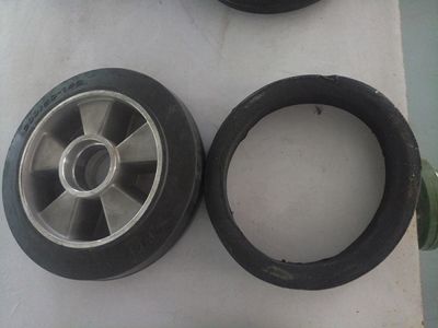 Rubber caster wheels